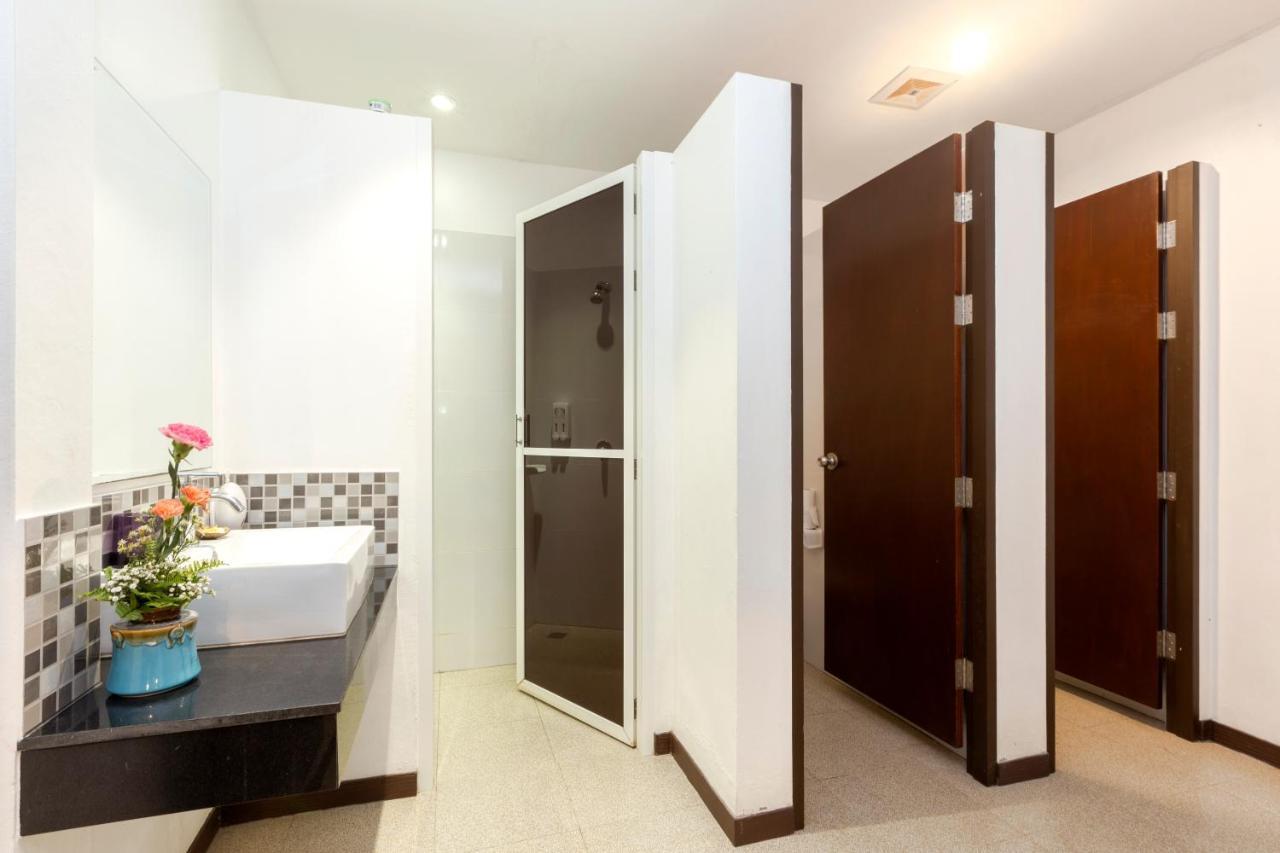 The Lantern Hostel, Chalong ,Phuket Luaran gambar